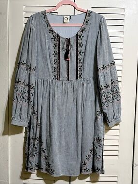 Akemi+Kin Women’s Striped Embroidered Blue Dress GUC Size 8